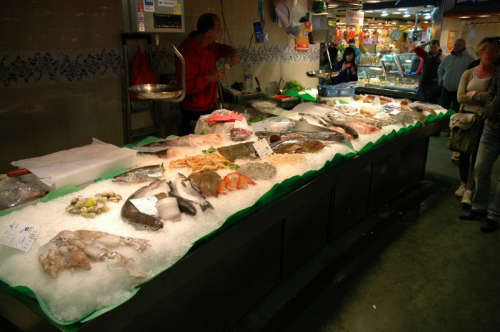 Fersk fisk på markedet - Foto: Gaute Nordvik