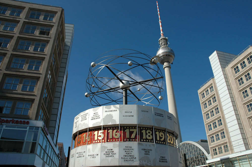 Berlin: Verdensuret med Fjernsynstårnet i bakgrunnen - Foto: Gaute Nordvik