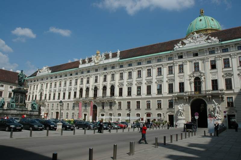 Inngang til Sisi museet og de keiserlige gemakker – Foto: Gaute Nordvik